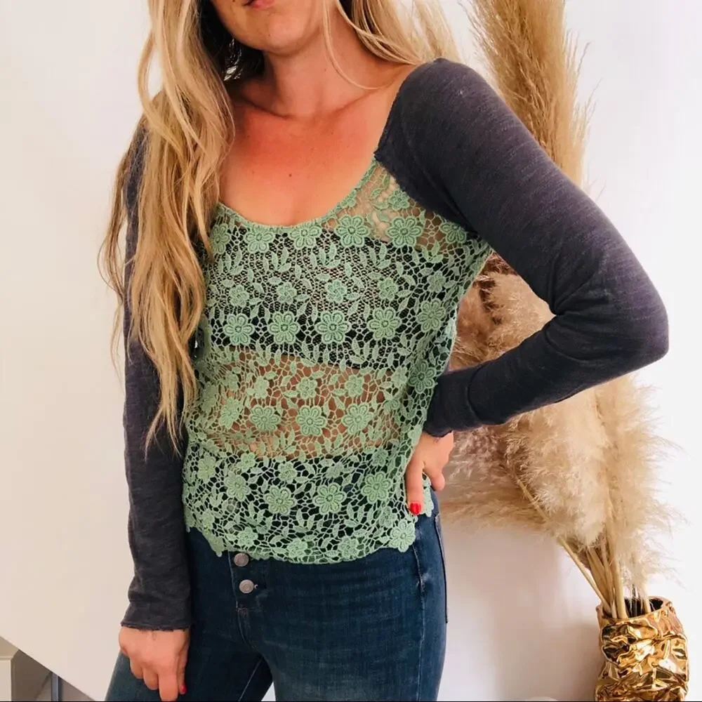 FP FREE PEOPLE Blue Green Lace Front Crop Top Longsleeve High Low Hem Tee Medium
